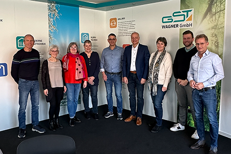 SPD Kottenheim setzt auf Nachhaltigkeit und besucht Gebäudesystemtechnik Wagner GmbH